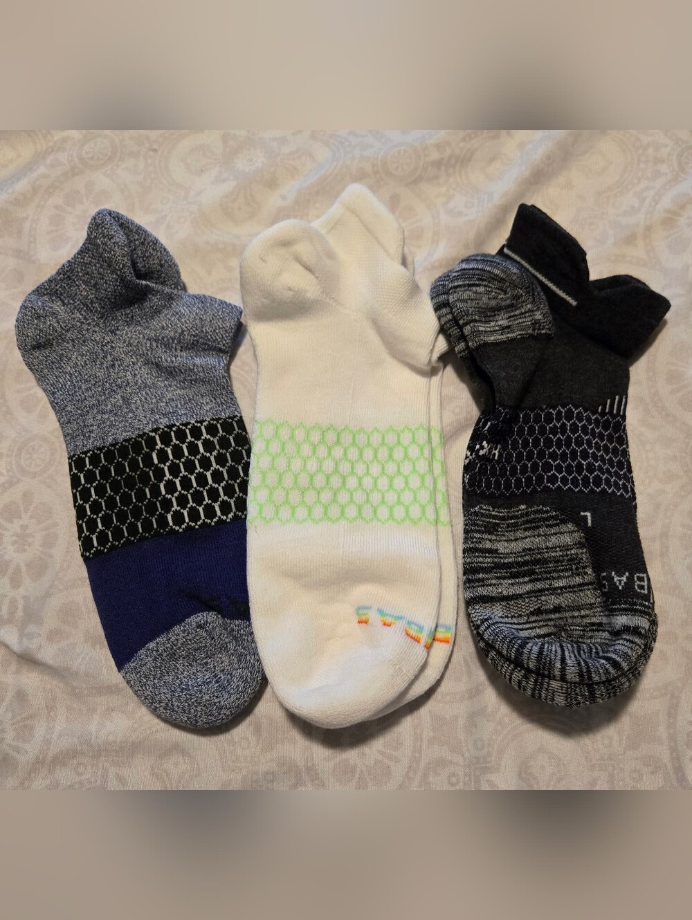 Bombas 3-Pack Ankle Cut Athletic Socks - White, Gray, Blue Size L